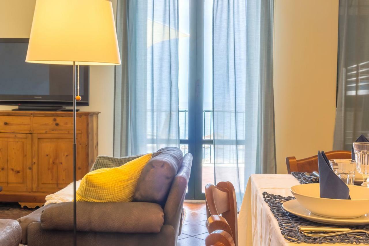 Les Suites - Apartments Рипосто Екстериор снимка