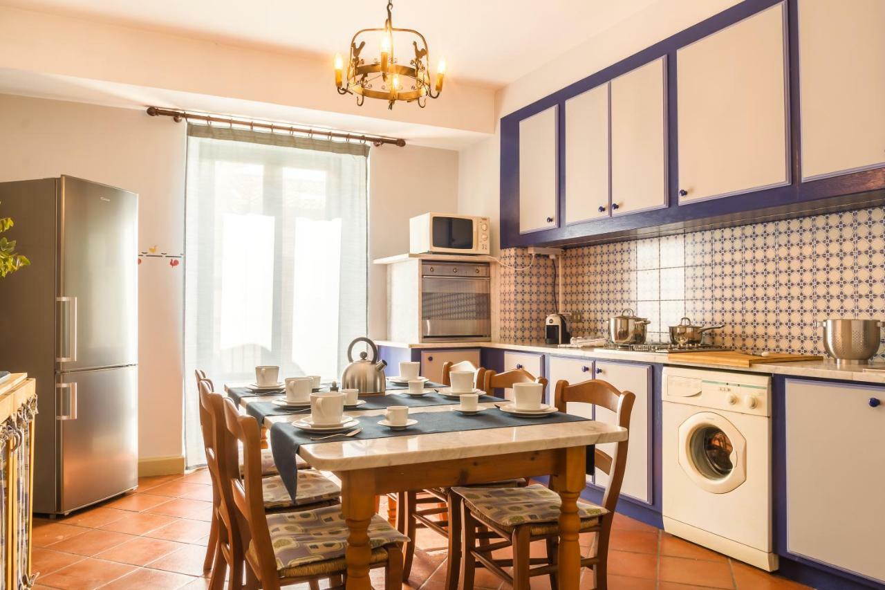 Les Suites - Apartments Рипосто Екстериор снимка