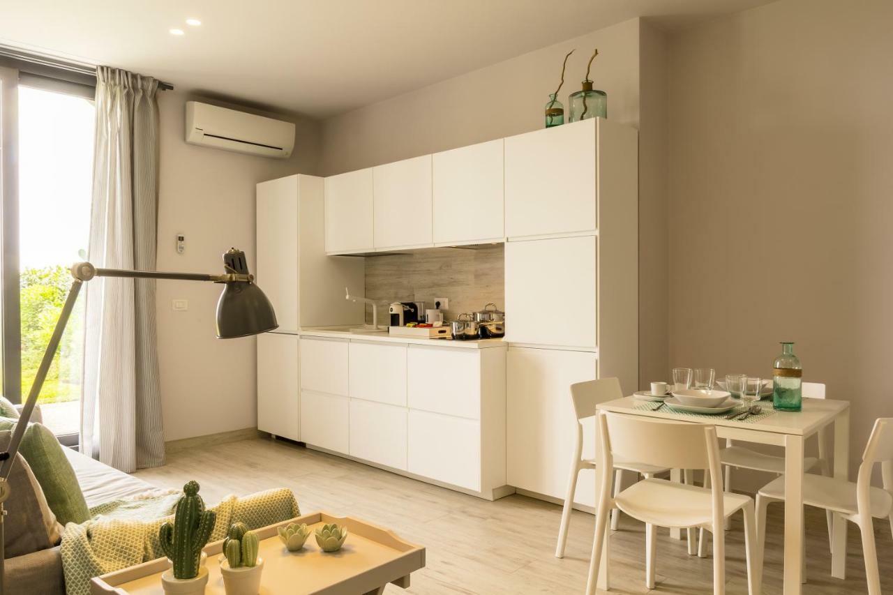 Les Suites - Apartments Рипосто Екстериор снимка